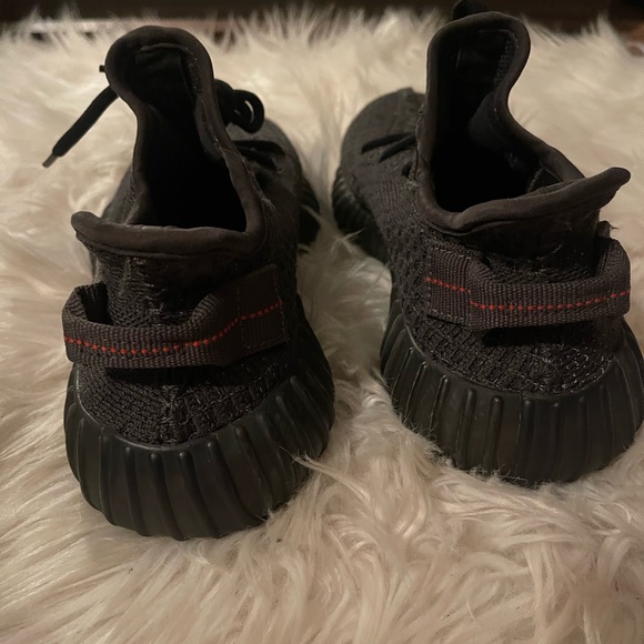 adidas Yeezy Boost 350 V2 - Picture 5 of 9